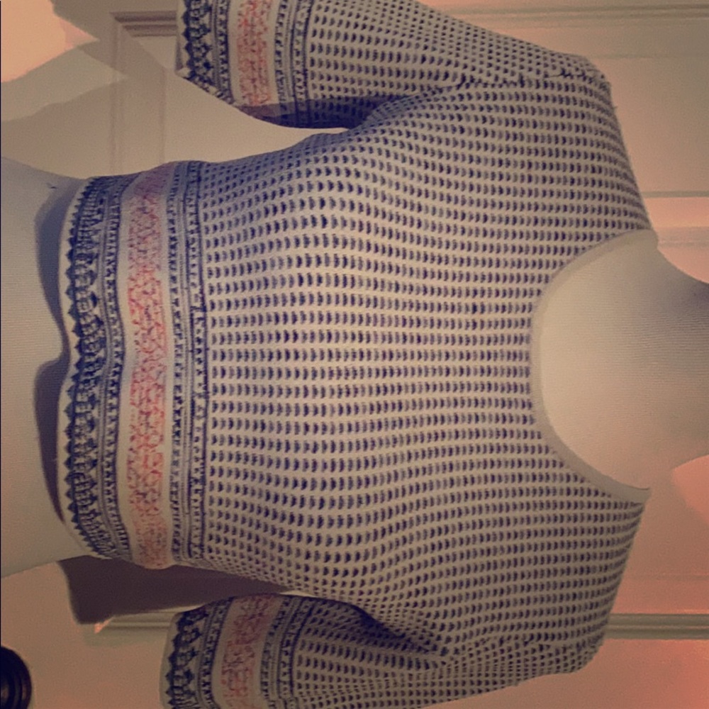 BCBG MAXAZARIA CROP TOP